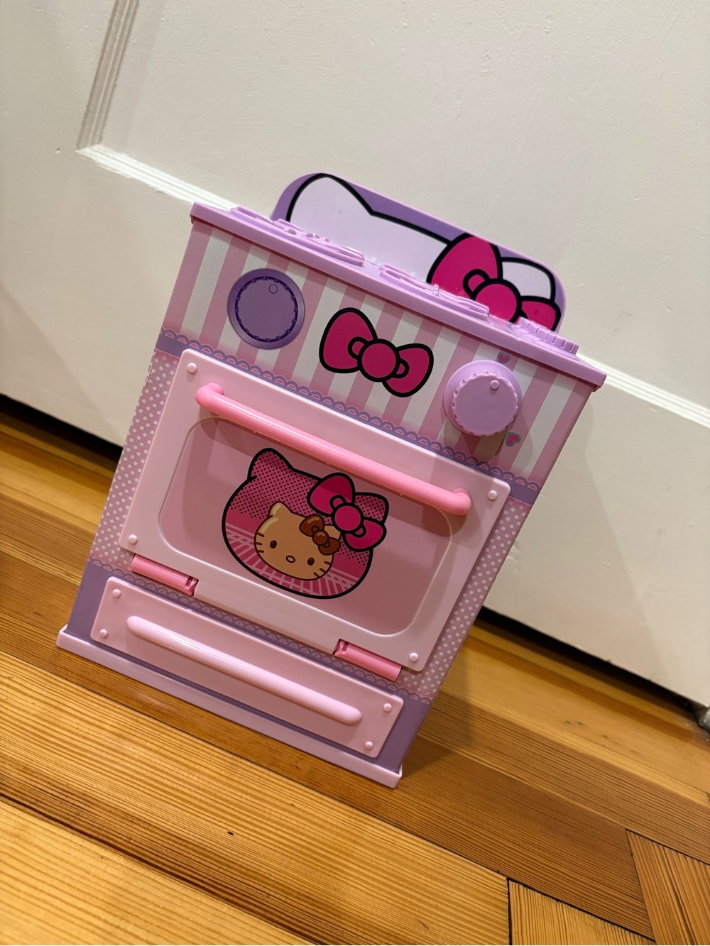 Hello Kitty Pink and Lavender Play Oven Storage
